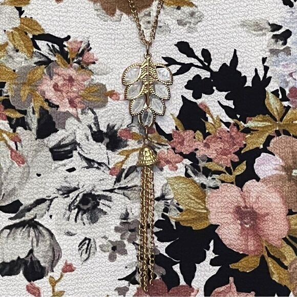 NWT Free Kisses Ivory Pink Black Floral Bell Sleeve Attached Necklace Top Size M - Picture 3 of 9